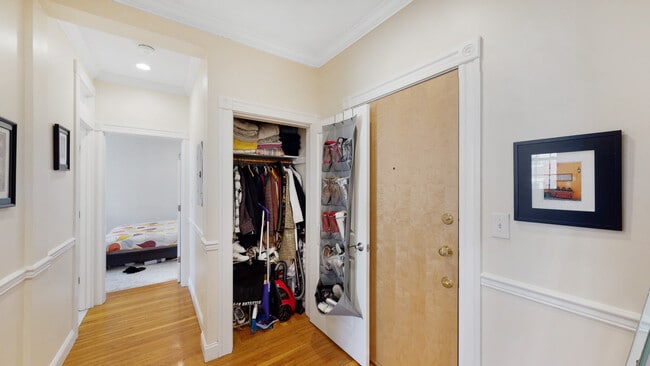 Photo - 15 Glenville Ave Unidad 17