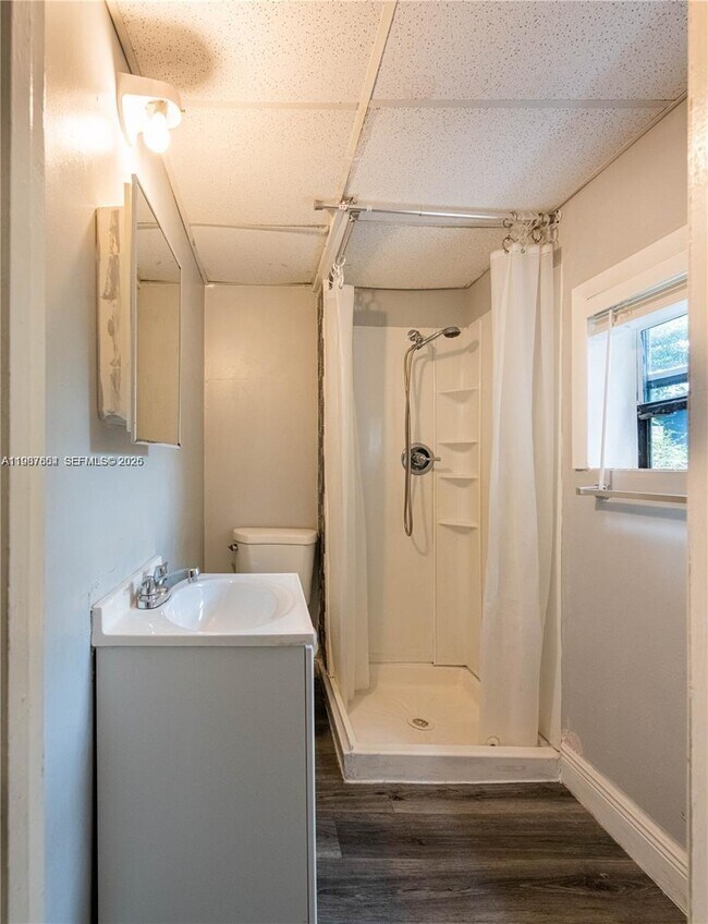 Photo - 327 SW 20th St Unit 3