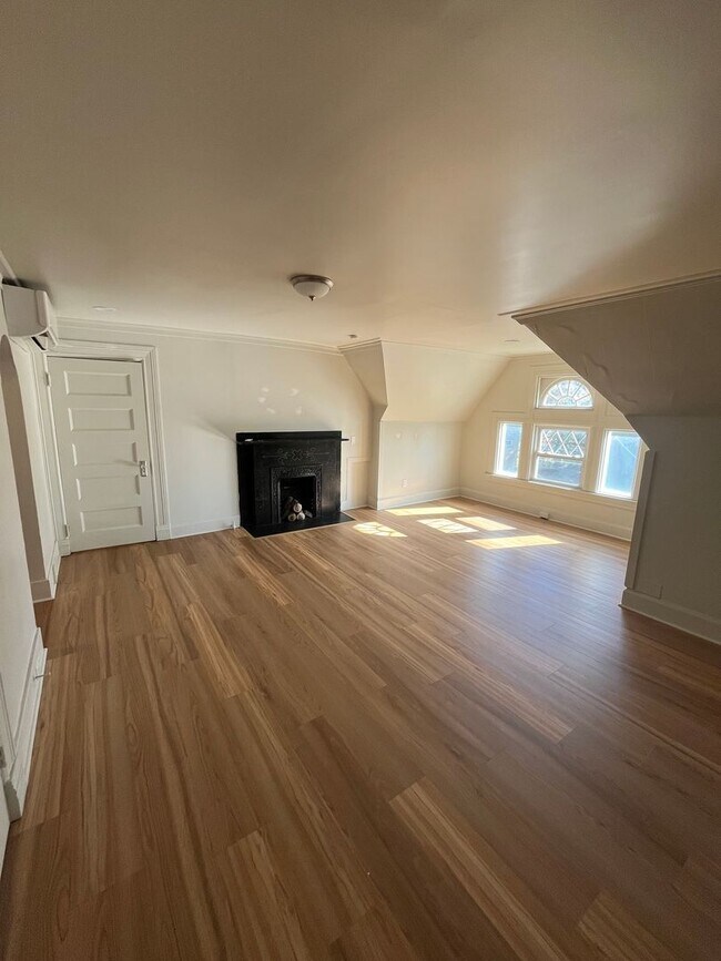 Photo - 3700 Brighton Rd Unidad 3