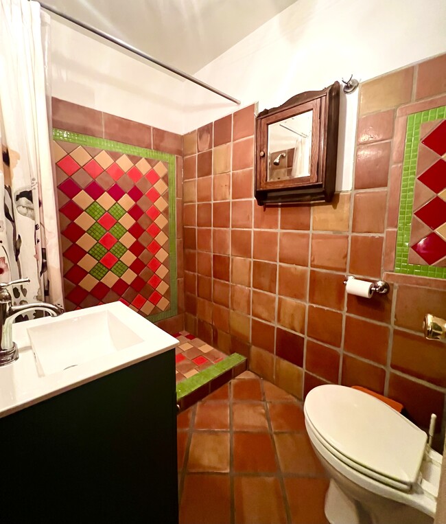 bathroom - 270 E 7th St Unit 4flr