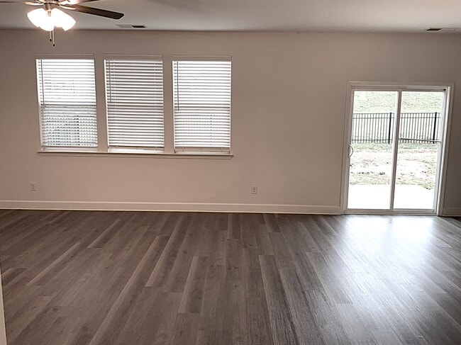 Photo - 5702 Lakemont Dr