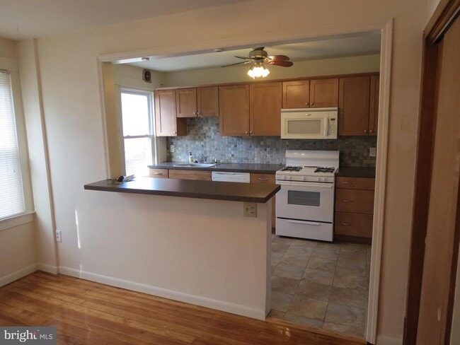 Photo - 240 Pensdale St