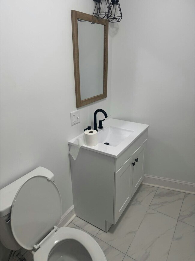 Photo - 5910 S Michigan Ave