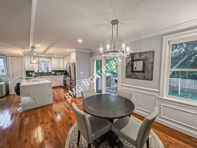 Photo - 2935 Summerfield Rd
