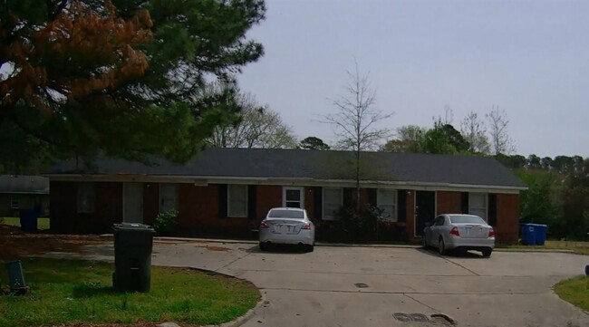 1705 Augusta Circle - 1705 Augusta Circle Apartment Unit C