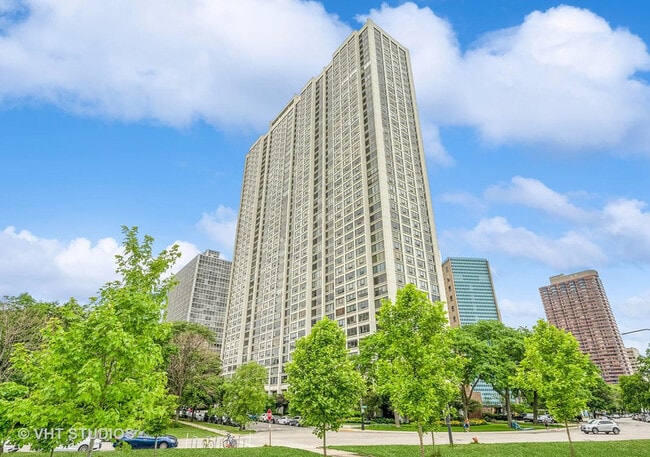 Building Photo - 2800 N Lake Shore Dr Unit APT 308