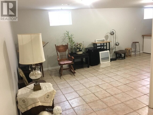 Photo - 885 Runningbrook Dr