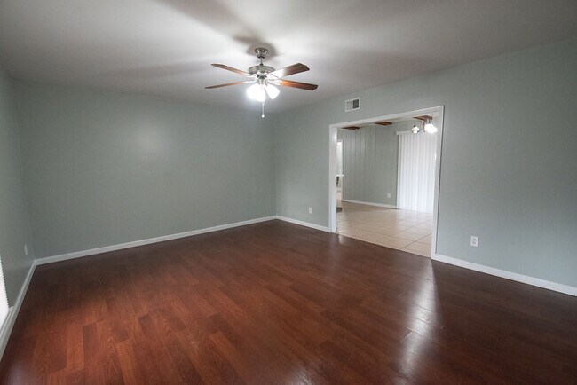 Photo - 4361 Montclair Cir E