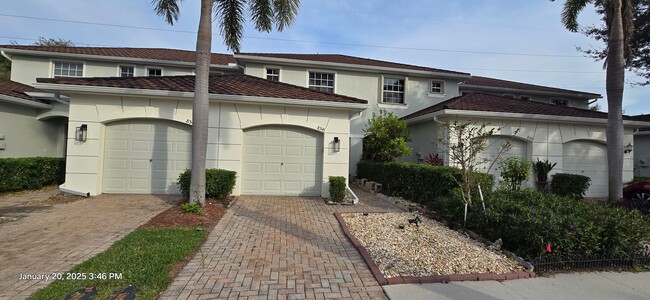 Building Photo - ***ONE FREE MONTH OF RENT Beautiful Clean ... Rental