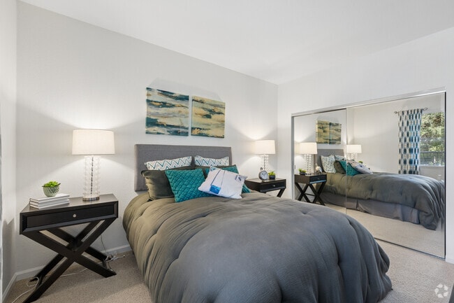 B - 2BR, 1BA - 873SF - Primary Bedroom