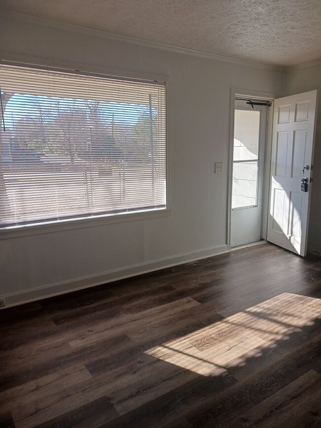 Photo - North Columbus 2bedroom home available to rent!