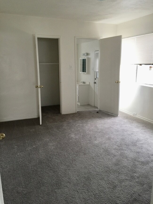 Photo - 4 BEDROOM 2 BATH HOUSE