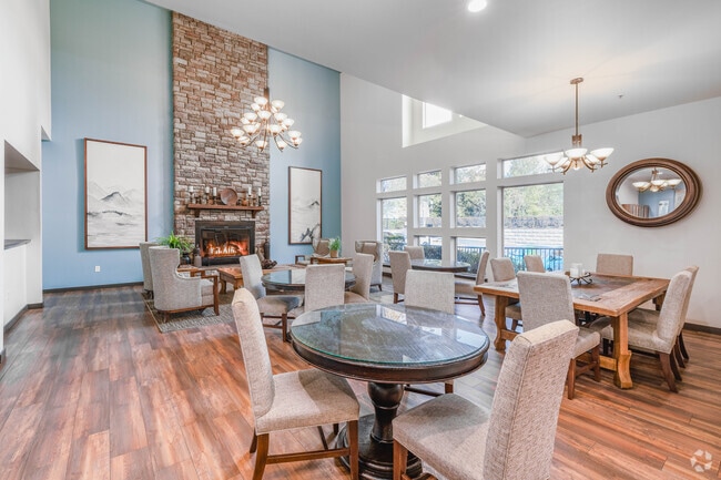 Lobby - Creston Point