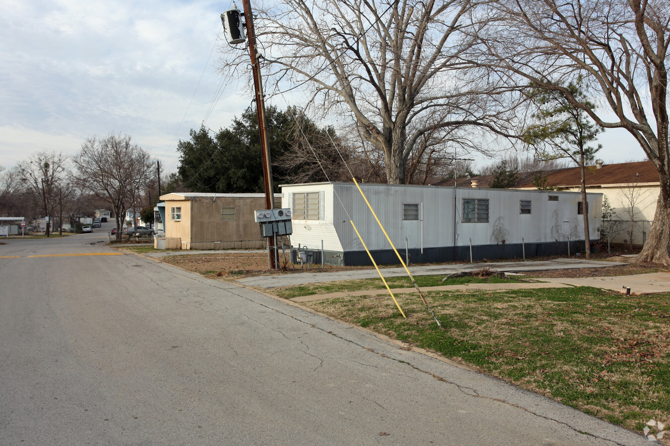 Photo - Zoppe's Mobile Manor Apartments