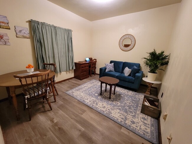 Building Photo - 186 Grand Ave Unit 1F