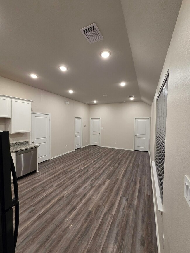 Photo - 11726 White Cedar St