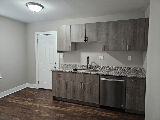 Photo - 989 E 15th Ave