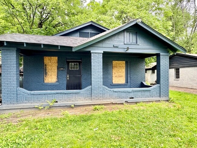 Photo - 771 N Holmes St House