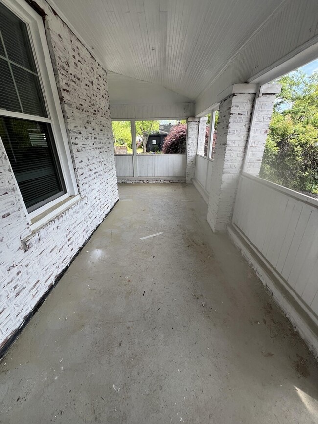 Photo - 214 W Buena Vista Ave