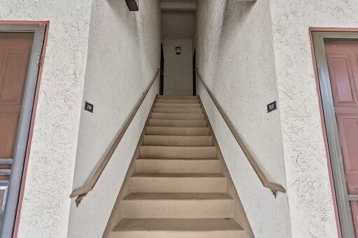 Building Photo - 18433 Hatteras St Unit 207