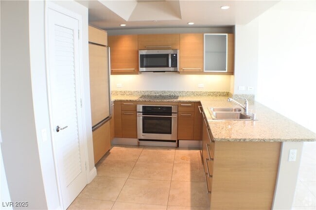 Building Photo - 222 Karen Ave Unit 3006 Rental