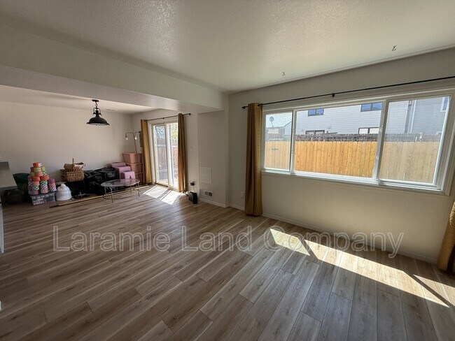 Photo - 1736 Sanders Dr