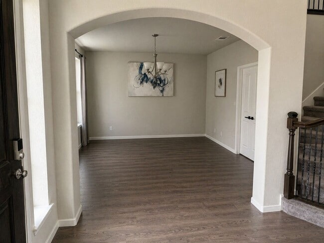 Photo - 221 Ashley Way