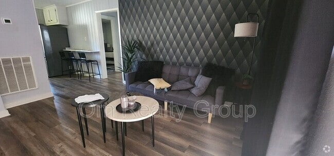 Building Photo - 3339 Simmons St Unit # 8 Rental