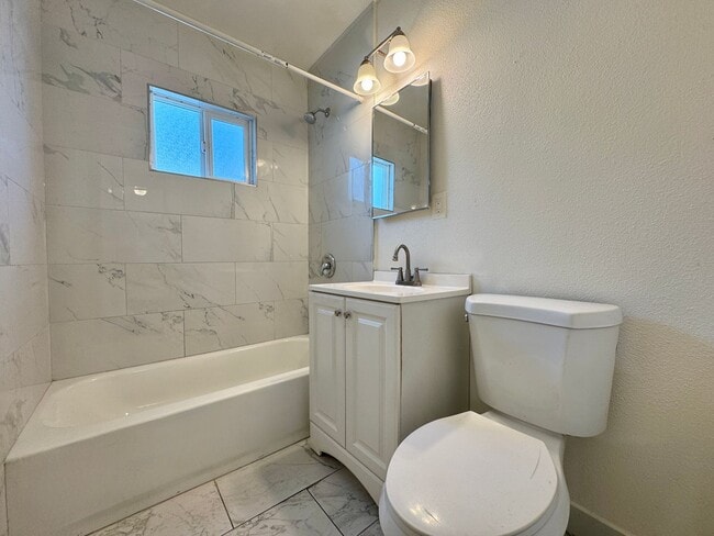 Photo - SIXTH-LINDEN Unit 595