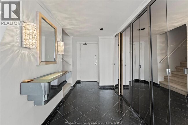 Photo - 380 Pelissier St Unité 1302