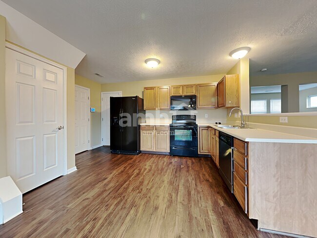 Photo - 6580 Riverview Ave