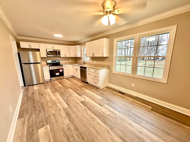 Photo - 2141 Leavensworth Rd