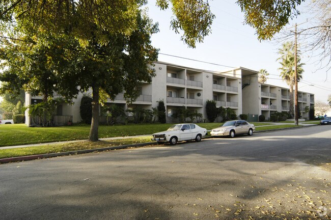 Vine Ave Apts