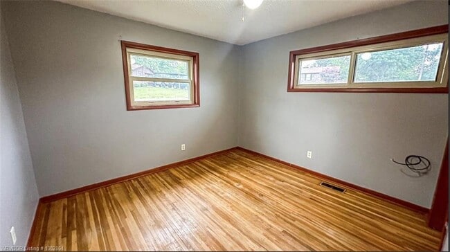 Photo - 525 W Gary St