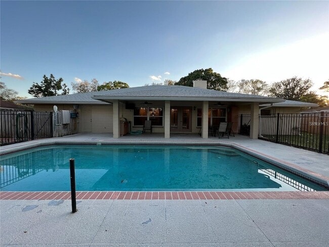 Photo - 8605 Caracas Ave