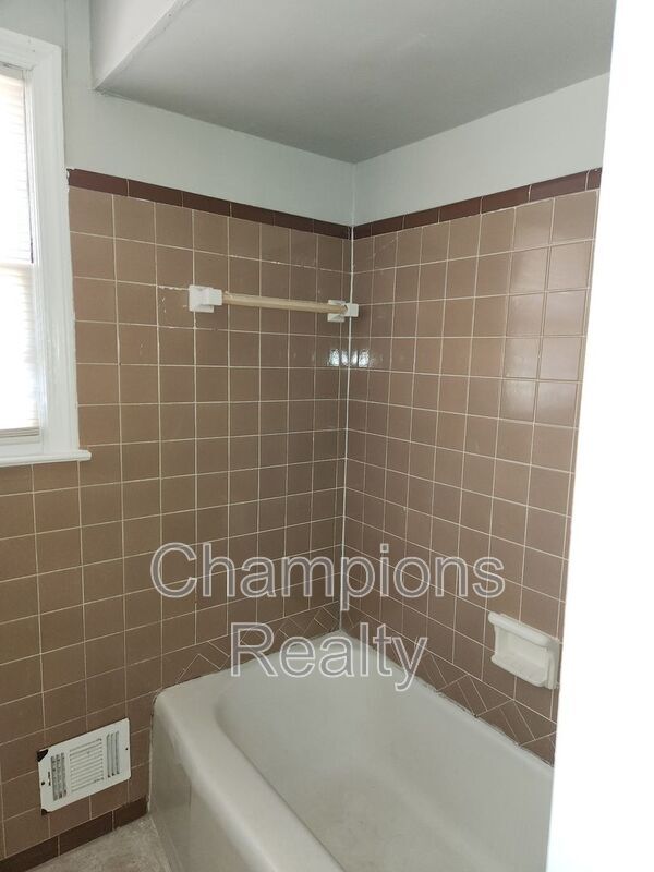 Photo - 5415 Eugenia Ave