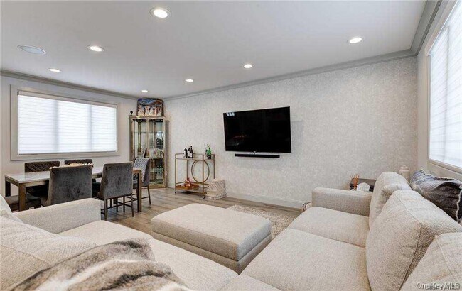 Photo - 120 Evelyn Ave