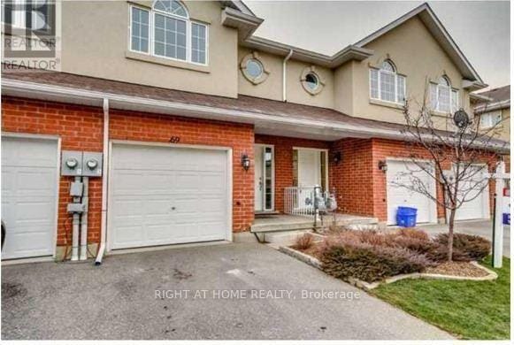 Photo - 20 McConkey Crescent