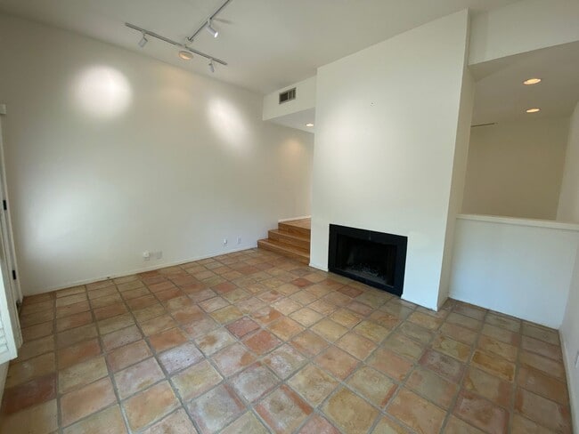 Photo - Alamo Heights Gem ~  2 / 2.5 Multi-Level C...