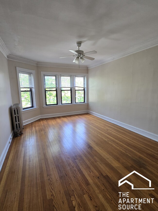 Photo - 2417 W Sunnyside Ave Apartments Unit 2