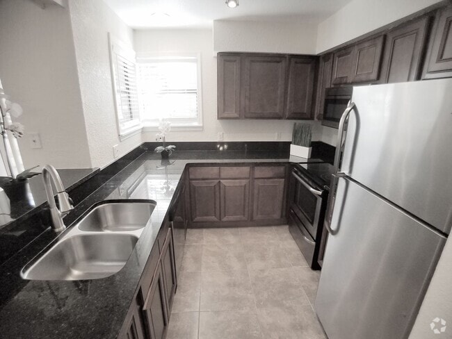 Building Photo - Gorgeous first floor 2/2 condo x Rent @ W... Unit 65