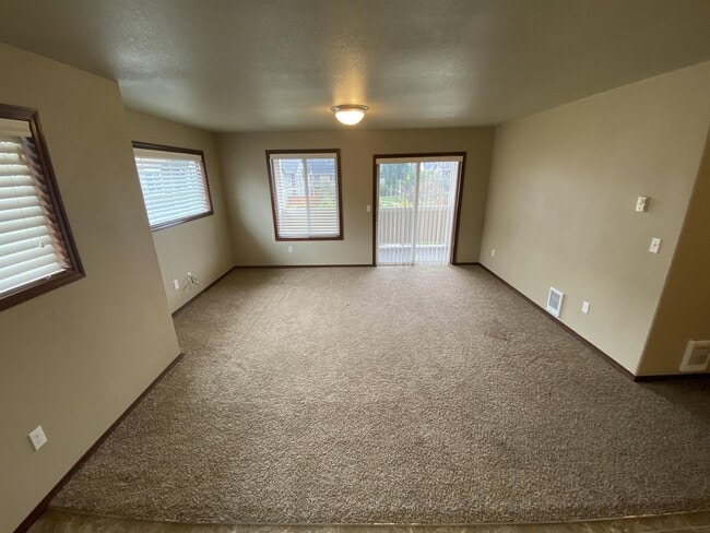 Photo - 5022 148th St NE Unit 1