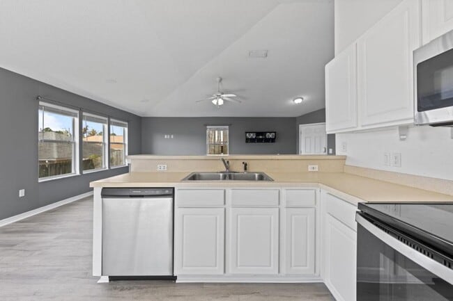 Photo - 127 Nivana Dr