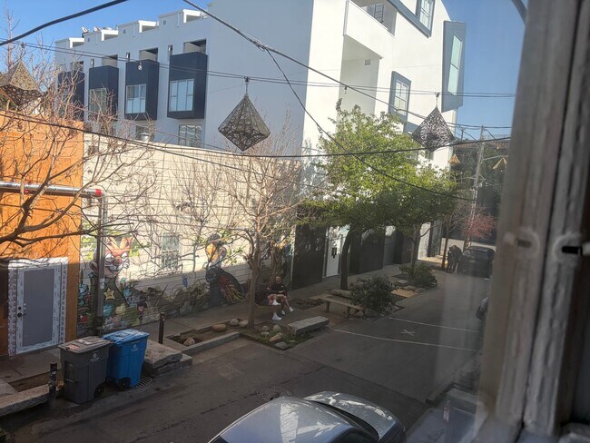 Photo - Charming One Bedroom in Hayes Valley **Washer/Dryer**Open Saturday/Sunday**
