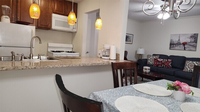 Photo - 4727 W Alabama St Unidad 105