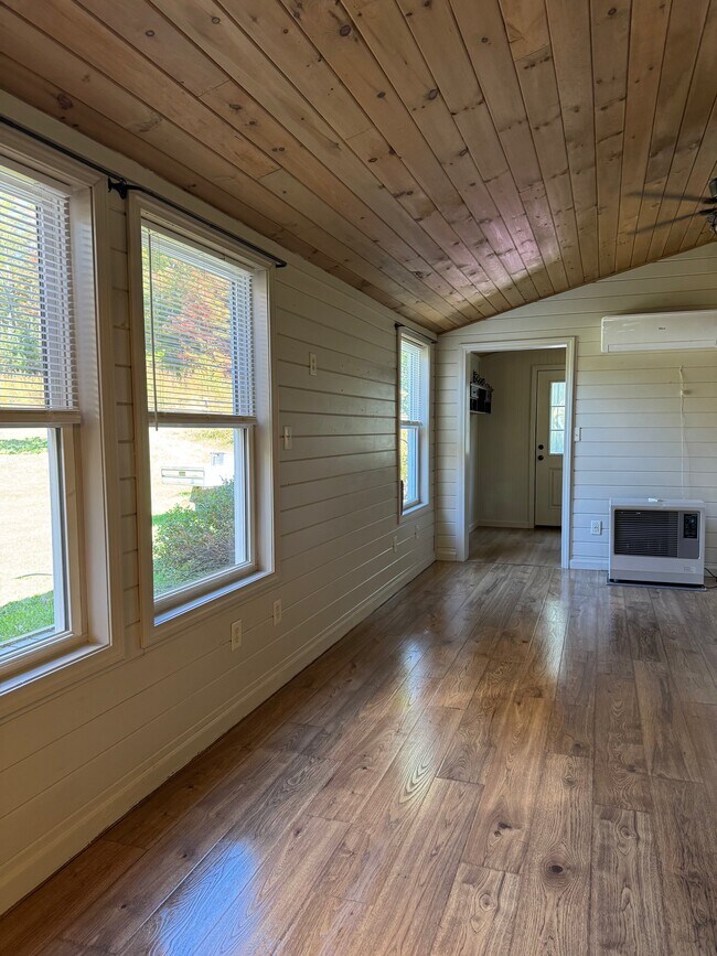 194 Swamp Rd