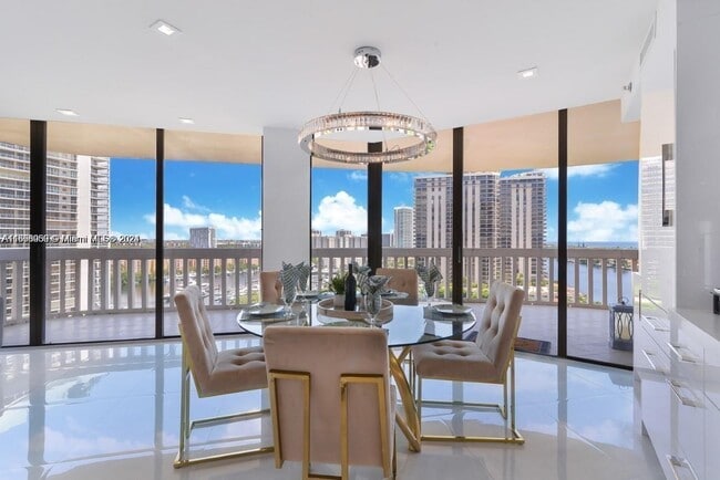 Building Photo - 19355 Turnberry Way Unit furnished #12B Rental