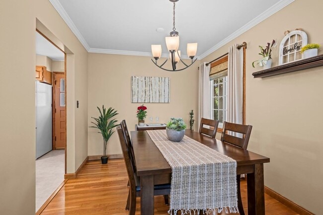 Photo - 932 Adelphi Rd