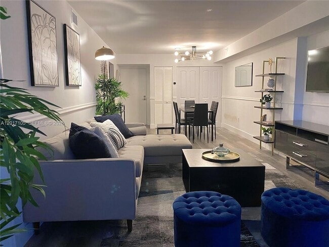 Photo - 6820 Indian Creek Dr Unit 9C