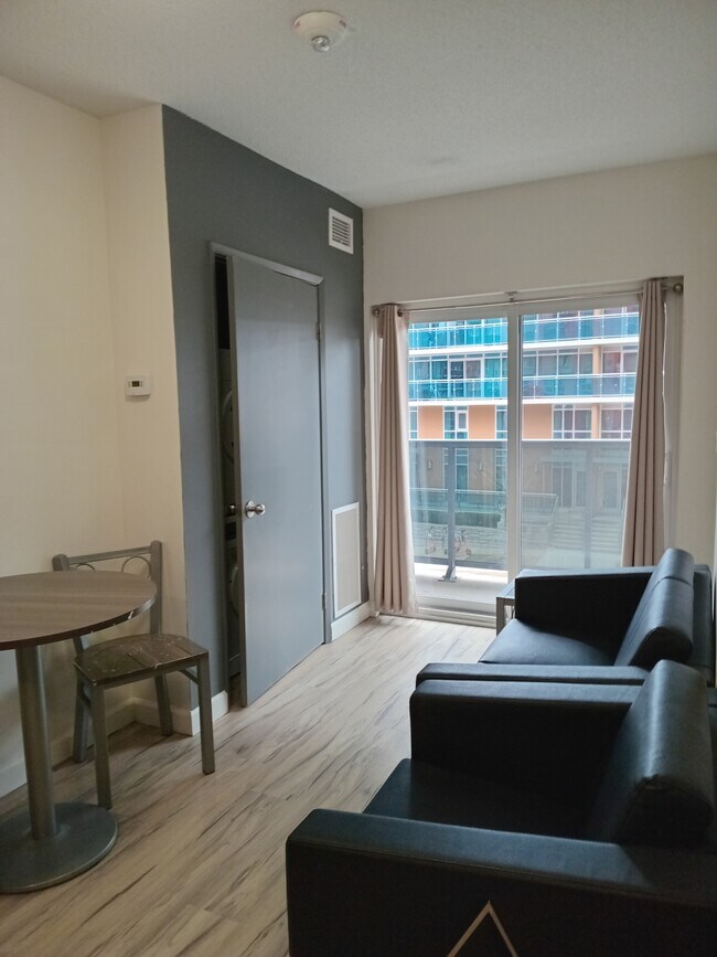 Photo - 258B Sunview St